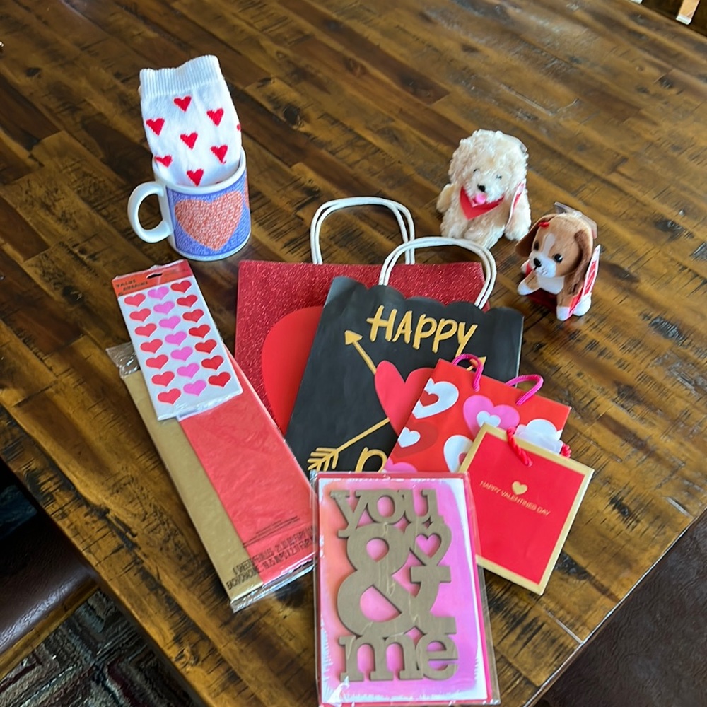 💕❤️💕Brand New Valentines Items 💕❤️💕